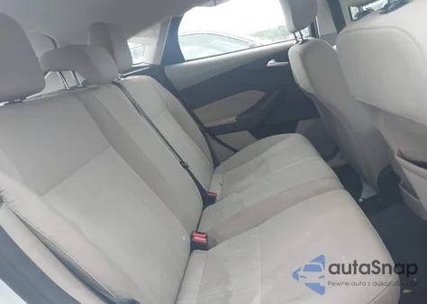 2018 Ford Focus Se z USA, uszkodzony, nr VIN 1FADP3K27JL218441